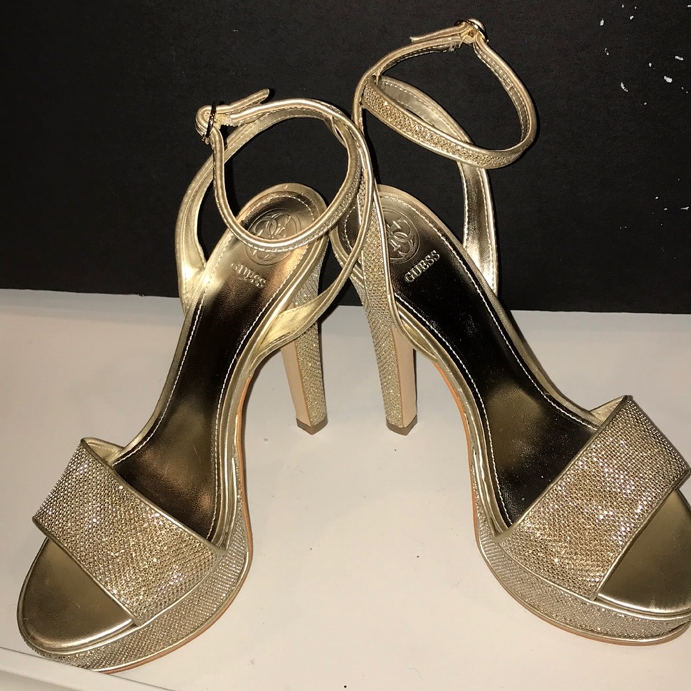 NEW Guess sparkly heels